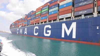 أسامة ربيع: قناة السويس جاهزة لاستقبال سفن الحاويات العملاقة