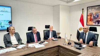 نائب وزير الإسكان يتابع مشروعات خدمات الصرف الصحي في المناطق الريفية بالشرقية