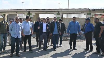 مساعد نائب رئيس «المجتمعات العمرانية» يتفقد مشروعات وخدمات مدينة العاشر من رمضان