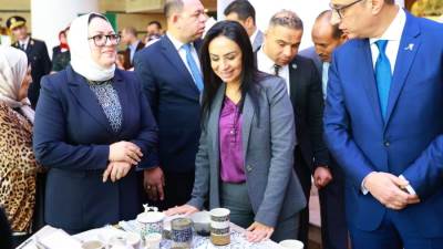 د.مايا مرسي: دعم الوزارة لتسويق المنتجات اليدوية وتشجيع أصحاب الحرف التراثية