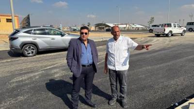 رئيس جهاز القاهرة الجديدة يتفقد مشروعات الطرق بالتجمع السادس والمنطقة الصناعية