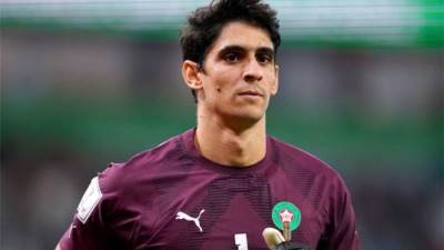 ياسين بونو يحصد جائزة أفضل حارس في إفريقيا 2025