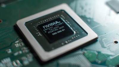 السعودية والإمارات تحصلان على 70 ألف شريحة ذكاء اصطناعي من الولايات المتحدة