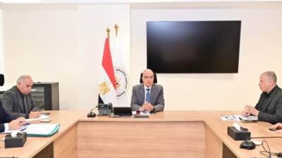 وزير الري يوجه بإعداد خطة صيانة لجميع المصارف الزراعية بالفيوم