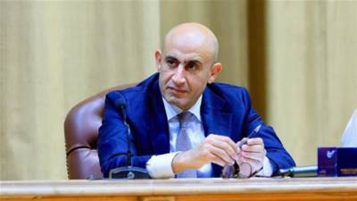 التعليم: إلزام جميع المدارس بوجود عاملتين على كل دورة مياه