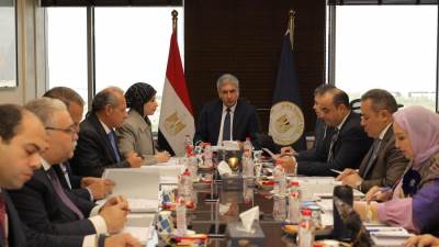 وزير السياحة: تخصيص اعتمادات مالية لتطوير منطقة أهرامات الجيزة والمتحف المصري الكبير