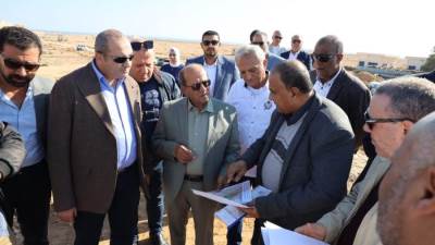 رئيس القابضة للمياه يتفقد مشروعات المعالجة بالغابة الشجرية بمطروح