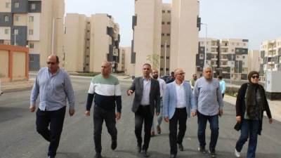 عمار مندور يشدد على سرعة إنجاز مشروع 92 عمارة وسكن العاملين ببدر