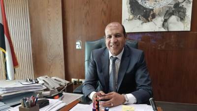 رئيس جهاز مدينة العبور: تنفيذ قرارات إزالة وغلق محال مخالفة بالأحياء