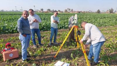 رئيس الجهاز: بدء إجراءات نزع الملكية لتنفيذ الطريق الرابط بين الفيوم الجديدة والأم