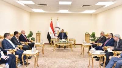 وزير الإنتاج الحربي يبحث مع شركات عالمية تعزيز التعاون في الصناعات الدفاعية