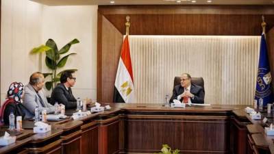 رئيس هيئة الدواء: مستعدون لدعم توسع الشركات العالمية في مصر