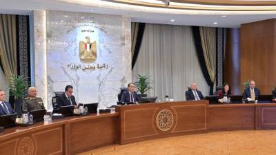 الحكومة توافق على تخصيص أراضي للبيع للمستثمرين بالدولار