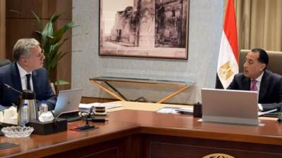 الحكومة تعزز التعاون في قطاع البترول والغاز مع دول العالم