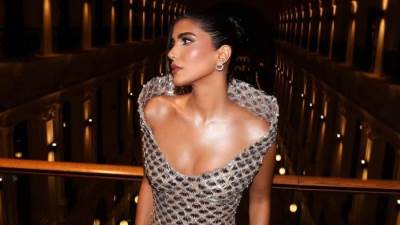 بـ193 ألف جنيه.. ريم سامي بفستان فضي لامع بمهرجان البحر الأحمر