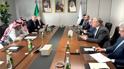 وزير البترول: مباحثات حول مشروعات الهيدروجين الأخضر بين مصر وشركات نيوم 2025