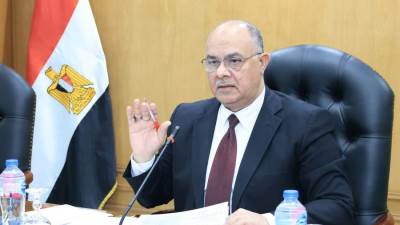 سكرتير محافظ الجيزة يبحث نسب تنفيذ الخطة الاستثمارية والتصالح في مخالفات البناء