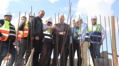 «عمران» يتابع تنفيذ مشروعات البنية التحتية بالسادات ويشدد على الالتزام بالجداول الزمنية