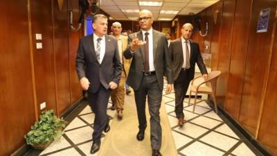 نائب وزير الإسكان يتفقد الهيئة القومية لمياه الشرب والصرف الصحي