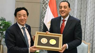 ارفع أوسمة الفاو.. مدبولي يستلم "ميدالية أغريكولا" الممنوحة إلى الرئيس السيسي