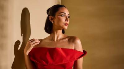 بـ70 ألف جنيه.. بسنت شوقي بفستان أحمر قصير في مهرجان البحر الأحمر