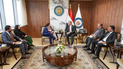 تعاون بين البترول والبنك الأوروبي لدعم مشروعات الطاقة والتعدين