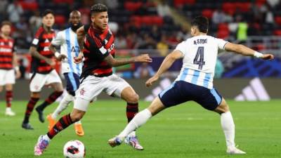 فلامنجو البرازيلي يفوز على بيراميدز بثنائية ويتوج بلقب كأس التحدي