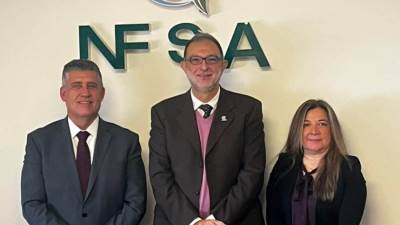 سلامة الغذاء تناقش آليات النهوض بمراكز تجميع الألبان