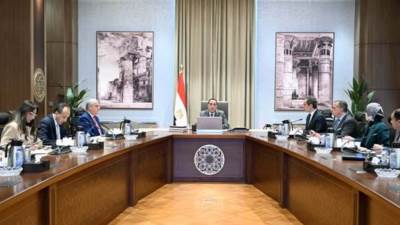 "الحكومة" تبحث وضع حلول جذرية لمشكلات "الصحف القومية وماسبيرو"