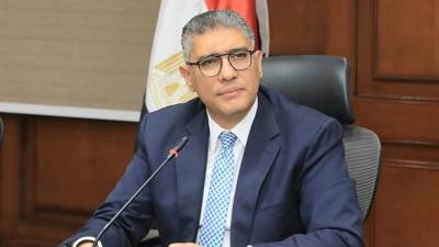 بطول 1200 متر.. محافظ الجيزة يتابع أعمال رصف وتطوير طريق الشورى