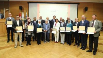 وزير الزراعة يُسلم جوائز مركز البحوث الزراعية ويقرر زيادتها 50%