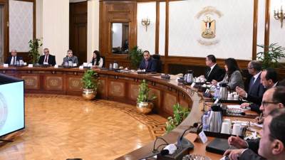 مدبولي: إنشاء أكاديمية لتخريج 400 طالب سنويًا لتشغيل محطات المياه والطاقة المتجددة