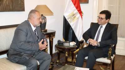 وزير الثقافة وخالد الصاوي يبحثان إنشاء مركز دولي للتدريب على فنون المسرح