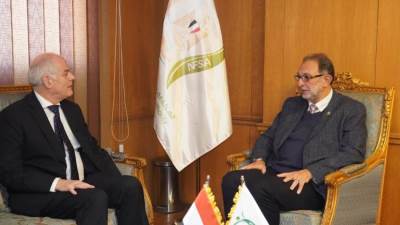 رئيس سلامة الغذاء يبحث مع السفير الأسترالي تعزيز التعاون الدولي وتبادل الخبرات