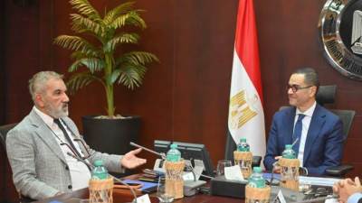 الخطيب: مصر تحتضن استثمارات تركية بقيمة 70 مليون دولار في القطاع النسيجي