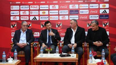 وزير الشباب والرياضة يلتقي مجلس إدارة النادي الأهلي 