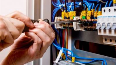 مجلس الوزراء يعلن تفاصيل فاتورة سرقة الكهرباء السنوية .. رقم صادم