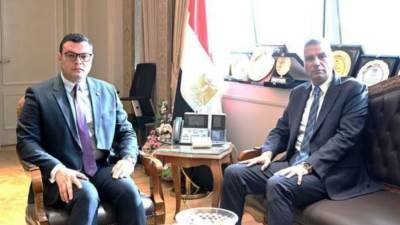  وزير الإسكان: حل مشاكل الصرف الصحي بأسوان أولوية قصوى