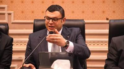 الشربيني: مخطط متكامل لتطوير المنطقة المحيطة بالأهرامات وحل العجز الفندقي بالسياحة