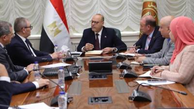 «جبران»: تذليل العقبات أمام الاستثمار وتطبيق قانون العمل الجديد