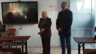 مدير تعليم القاهرة تتابع امتحانات البرمجة والذكاء الاصطناعي بمدارس العاصمة