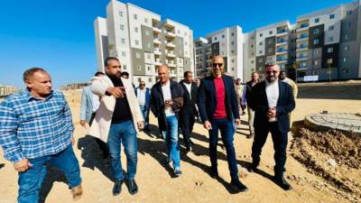 قيادات هيئة المجتمعات العمرانية تتابع ميدانيًا مشروعات المرافق والخدمات بالعبور الجديدة
