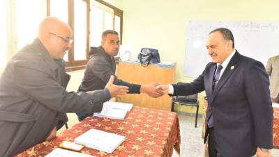 محافظ أسيوط يجري جولة ميدانية على اللجان الانتخابية في جولة الإعادة