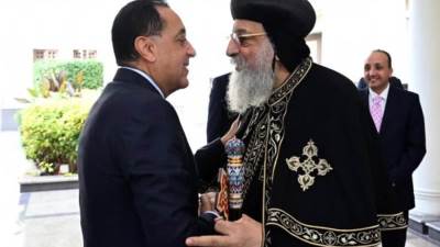 من الكاتدرائية.. رئيس الوزراء يهنئ البابا تواضروس بعيد الميلاد المجيد