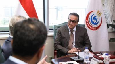 عبدالغفار: بحث توطين صناعة أجهزة الأشعة المقطعية بالتعاون مع «فيلبس»