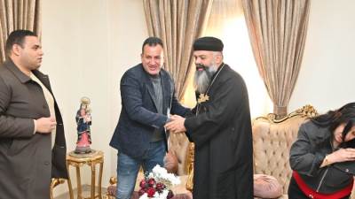 رئيس جهاز العاشر يزور كنائس المدينة لتهنئة الأقباط بعيد الميلاد المجيد