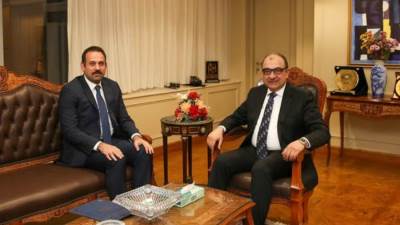 تعاون بين "قطاع الأعمال" و"مستقبل مصر" في مجالات الفوسفات والملح وصناعة المركبات