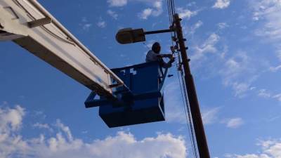 محافظ أسيوط: استمرار أعمال رفع كفاءة الإنارة العامة بقرى مركز الفتح