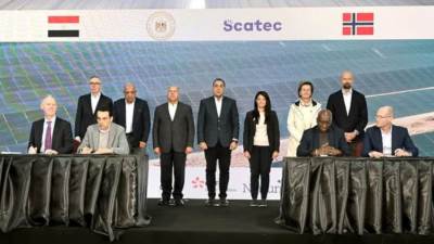 «الحكومة» توقع اتفاقيات التمويل المبدئية لمشروع «ڤالي للطاقة المستدامة» بـ1.8 مليار دولار