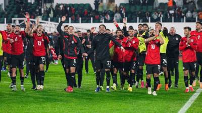 منتخب مصر بالقميص الأحمر والسنغال بالأخضر في نصف نهائي أمم إفريقيا